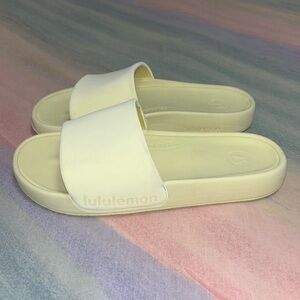 Lululemon Soft Yellow Restfeel Slides size 8